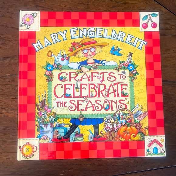 Mary Engelbreit Crafts to Celebrate the Season book - Picture 1 of 11